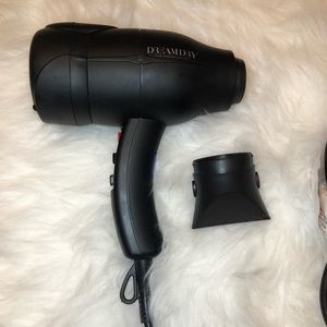 Makeup - DreamDry blow dryer Makeup - DreamDry blow dryer